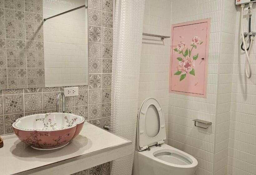 جناح, Hawa House Phuket