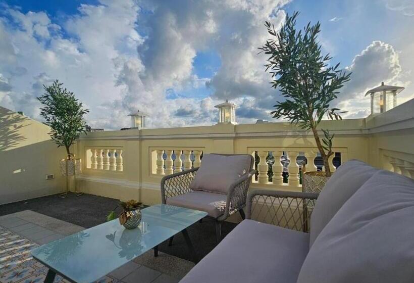 جناح, Hawa House Phuket