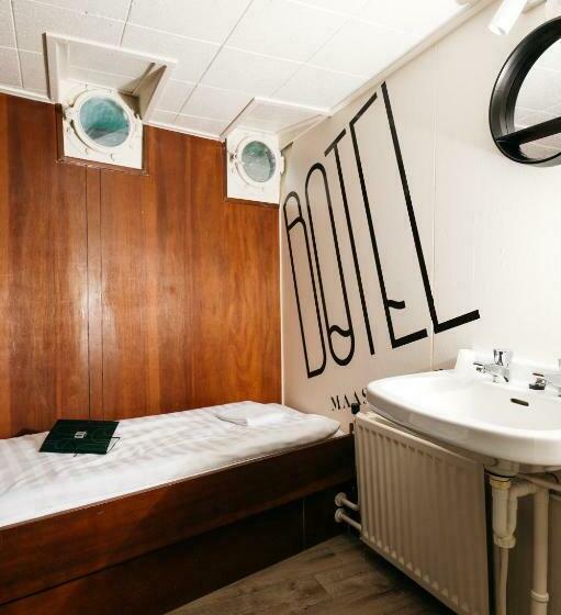 스탠다드 싱글 룸 공동욕실, Botel Maastricht