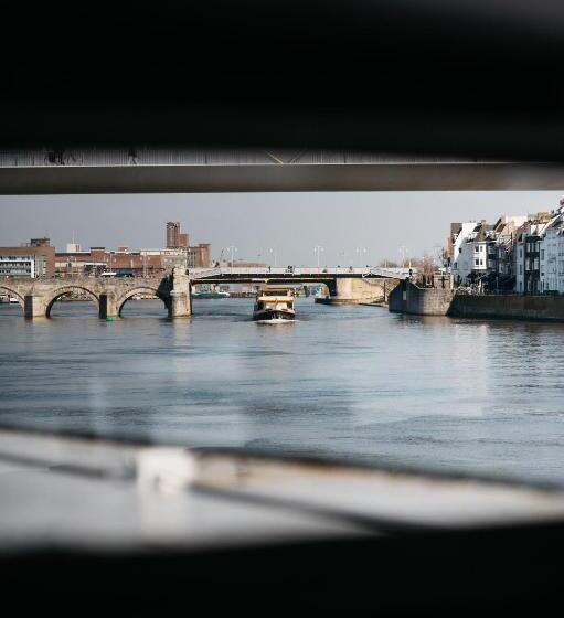 스탠다드 룸 공동 욕실, Botel Maastricht