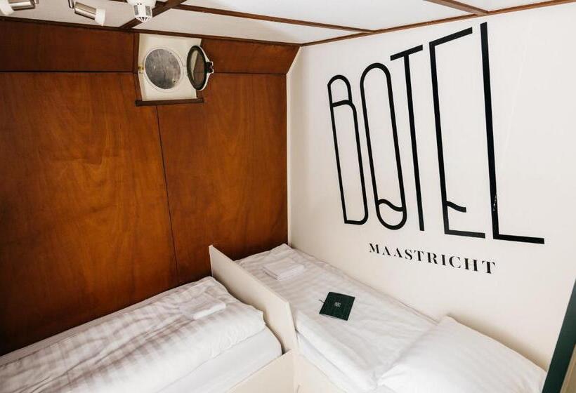 Quarto Estandar Banheiro Compartilhado, Botel Maastricht