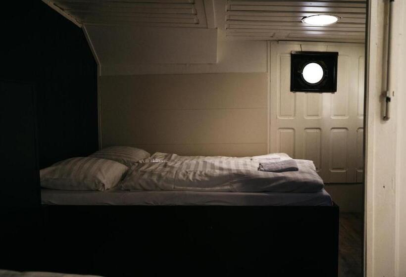 Quarto Familiar Banheiro Compartilhado, Botel Maastricht
