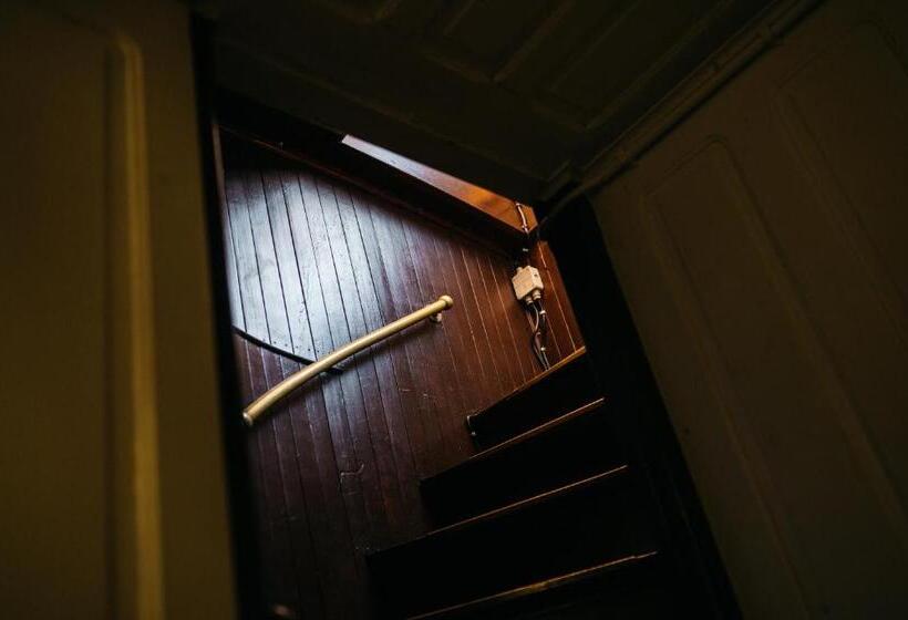 패밀리 룸 공용 욕실, Botel Maastricht