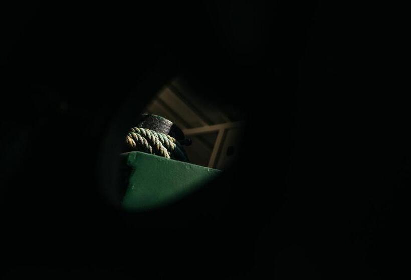 패밀리 룸 공용 욕실, Botel Maastricht