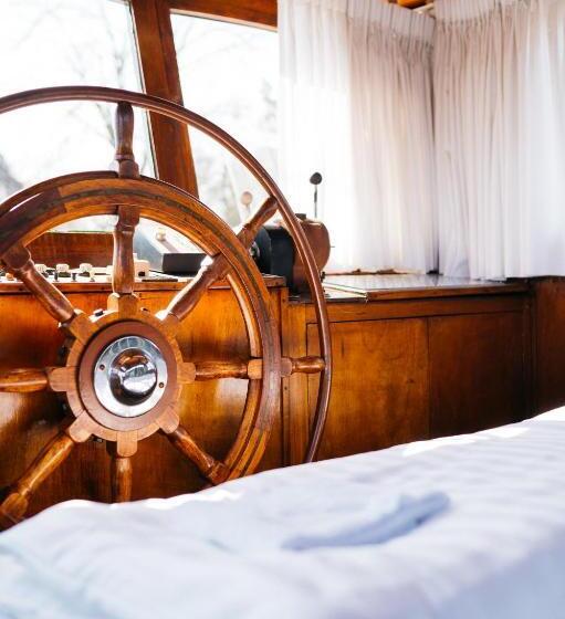 스탠다드 룸 호수 전망, Botel Maastricht