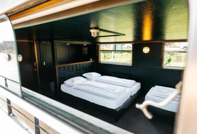 패밀리 룸 공용 욕실, Botel Maastricht