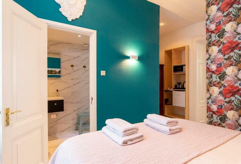 デラックスルーム, B&b Blossom