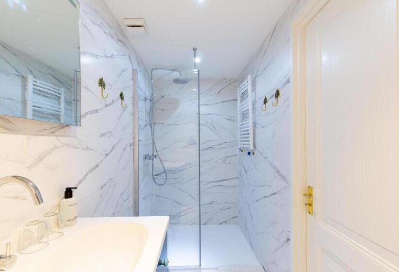 デラックスルーム, B&b Blossom