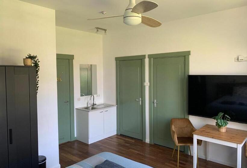 اتاق لوکس با تخت بزرگ, Bommelsteijn Lodge