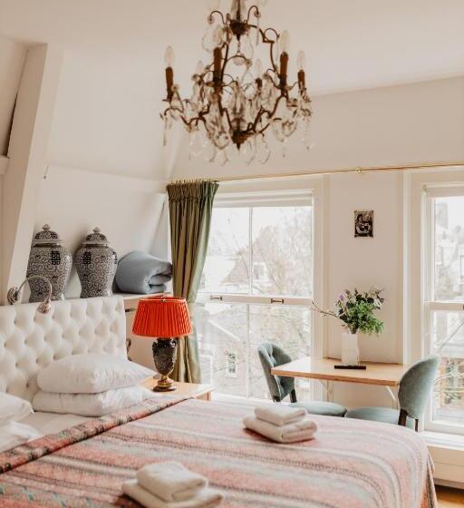 Студия Стандарт, Boutique Hotel Museumkwartier