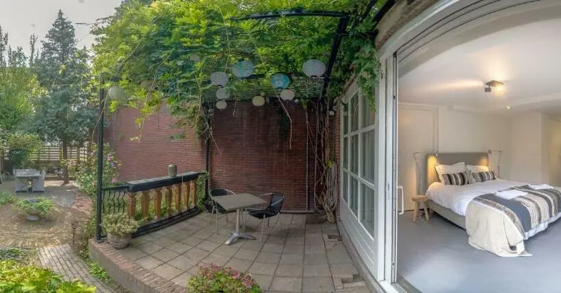 Standard-huone, Hart Van Lochem