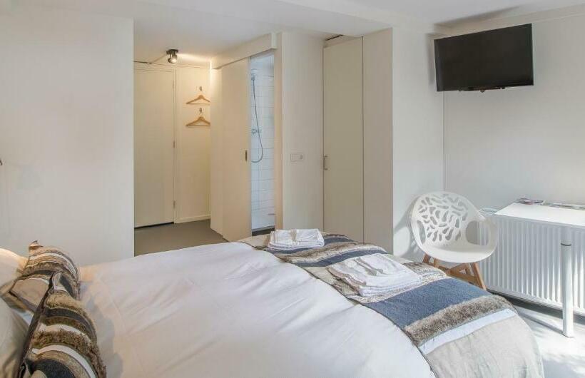 スタンダードルーム, Hart Van Lochem