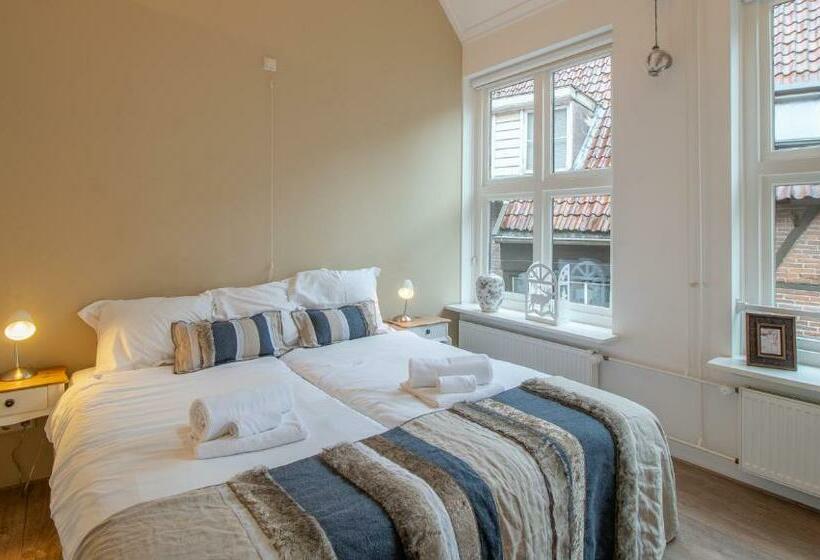 スタンダードルーム, Hart Van Lochem