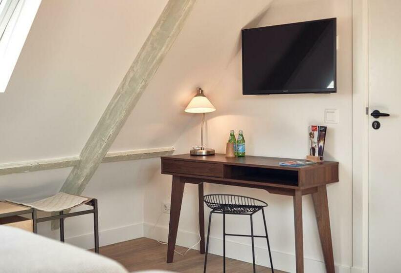 Номер Комфорт, Boutique Hotel Bellevue