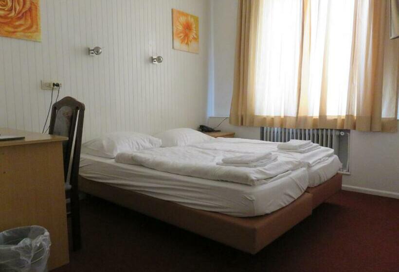 غرفة قياسية, American