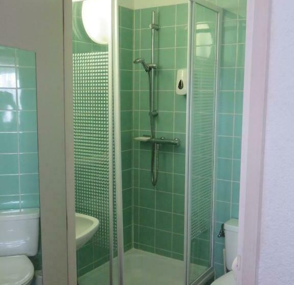 غرفة قياسية فردية, American