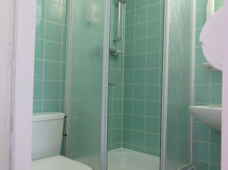 غرفة قياسية, American