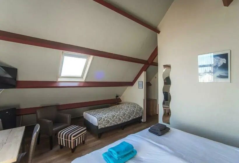 Standard Triple Room, Faber