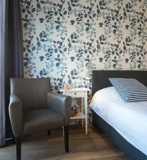 Standard Room, Faber