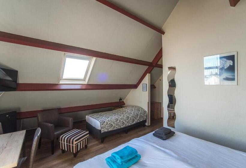 חדר סטנדרט לשלושה עם מרפסת, Faber