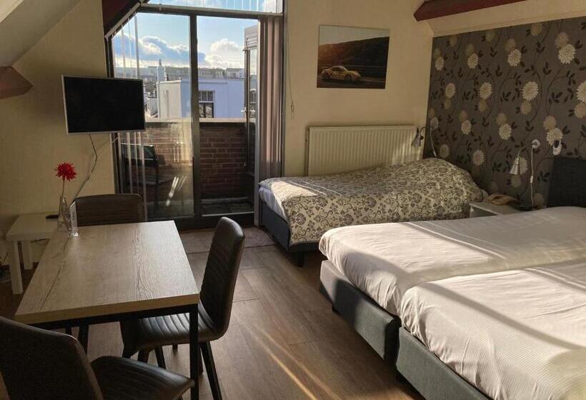 חדר סטנדרט לשלושה עם מרפסת, Faber