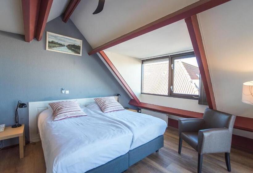 Standard Triple Room with Balcony, Faber
