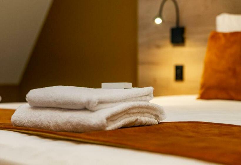 Номер Economy, Onder De Linden