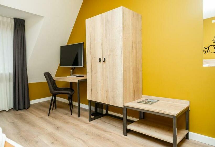 Трехместный Номер Комфорт, Onder De Linden