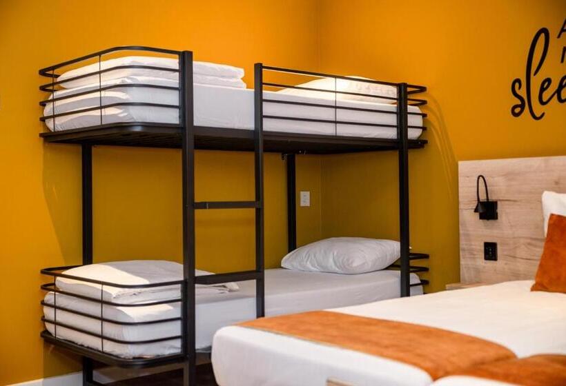 Семейный Номер, Onder De Linden