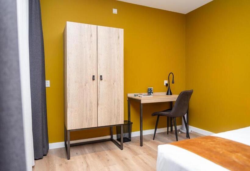 Номер Стандарт, Onder De Linden