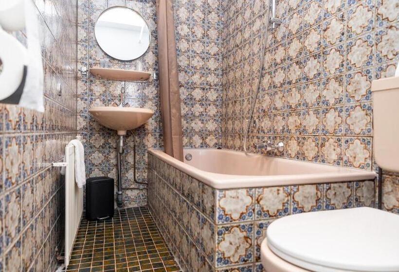 Номер Economy, Onder De Linden