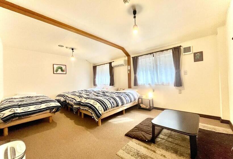 Quarto Familiar, En Chan House