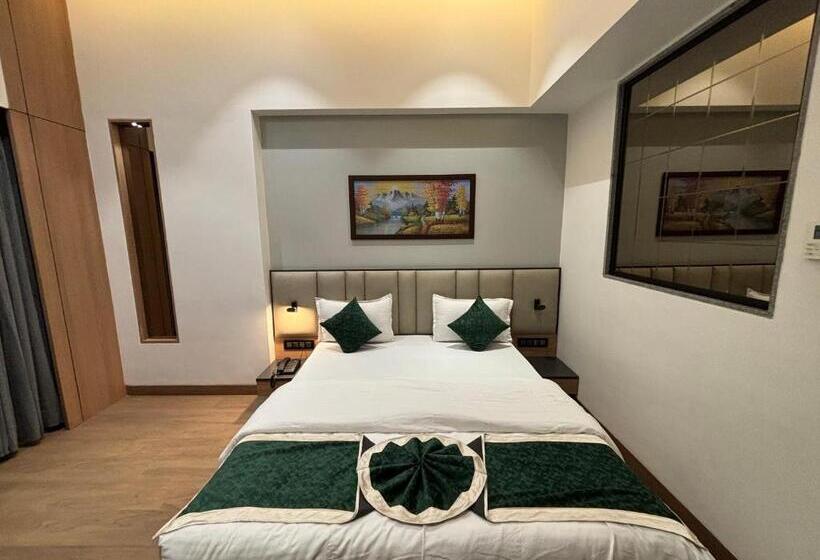 חדר סטנדרט, Red Carpet Classic Hospitality Llp