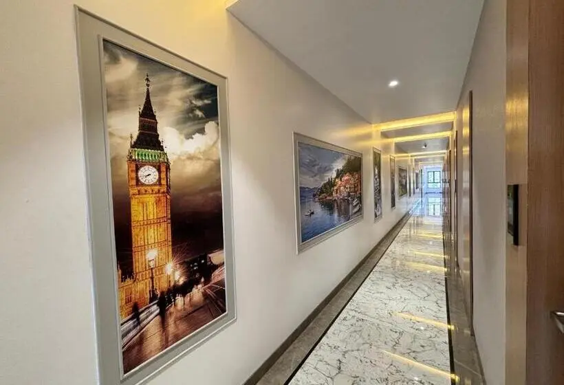 シングルデラックスルーム, Red Carpet Classic Hospitality Llp