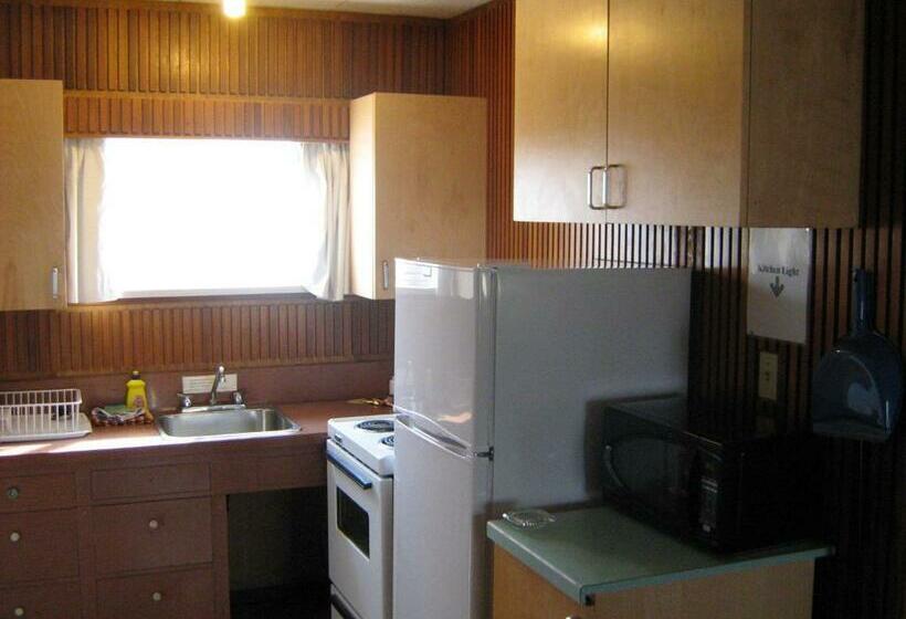 חדר סטנדרט עם מיטת קווין, Airport Inn