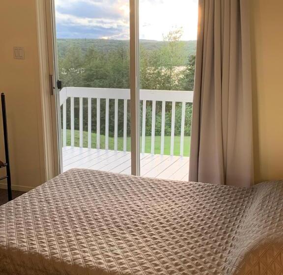 Номер Стандарт с Балконом, Auberge Motel Panorama