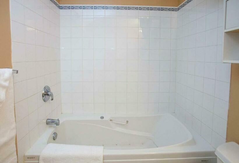 غرفة ديلوكس, Midnight Sun Inn