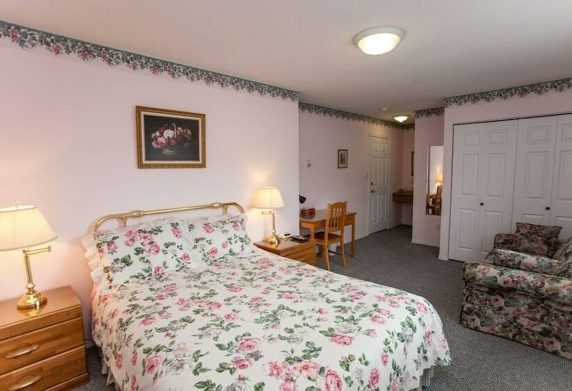 غرفة ديلوكس, Midnight Sun Inn