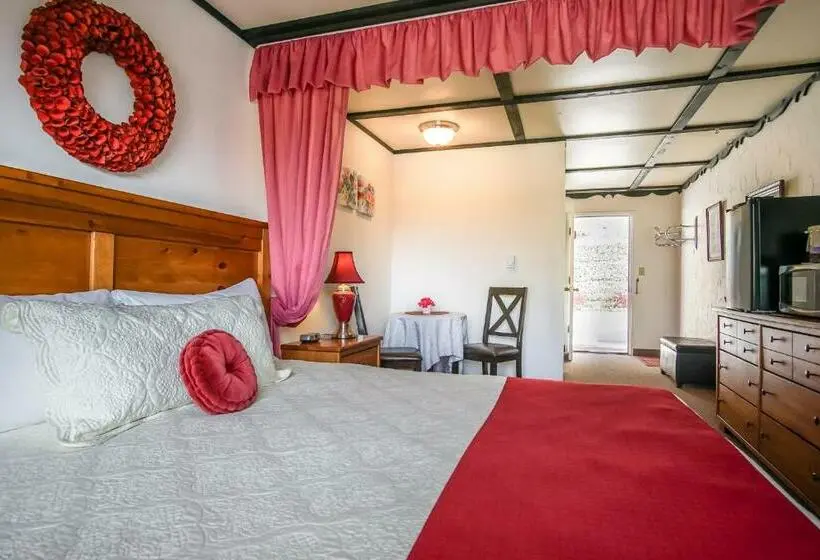 キングサイズベッドのデラックスルーム, Gables Motel