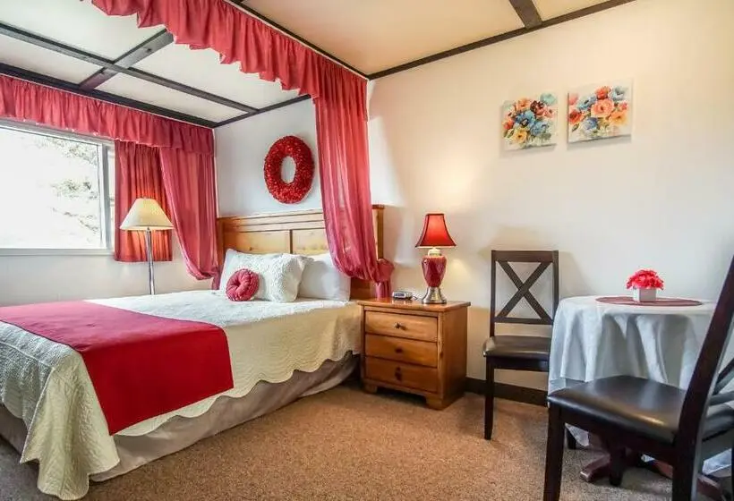 キングサイズベッドのデラックスルーム, Gables Motel