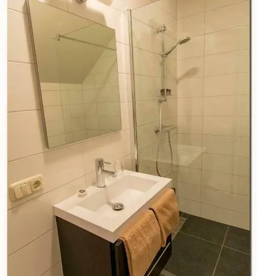Standard Yhden Hengen Huone, B&b, Brasserie Lakerhof