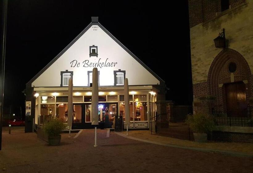 اتاق استاندارد یک نفره, De Beukelaer