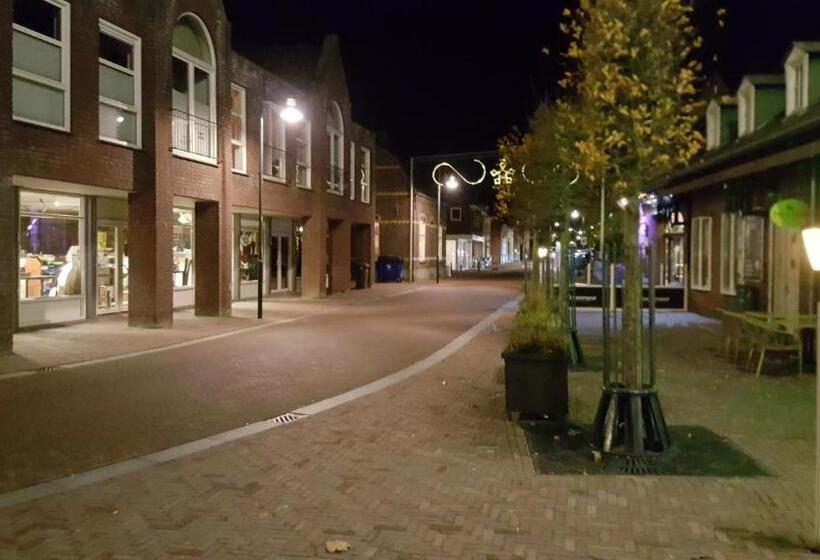 اتاق استاندارد یک نفره, De Beukelaer