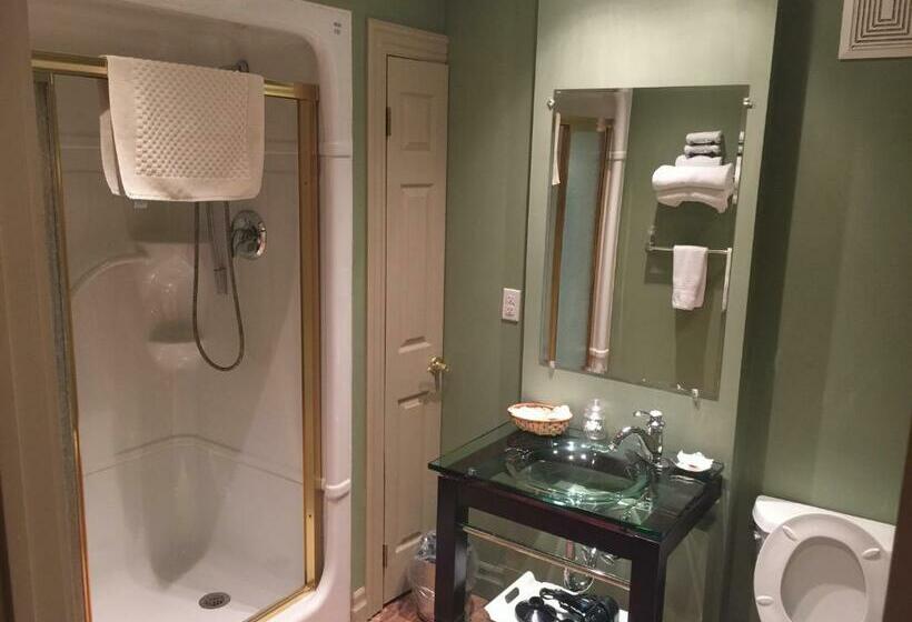 带大床的套房, Grey Rose Suites