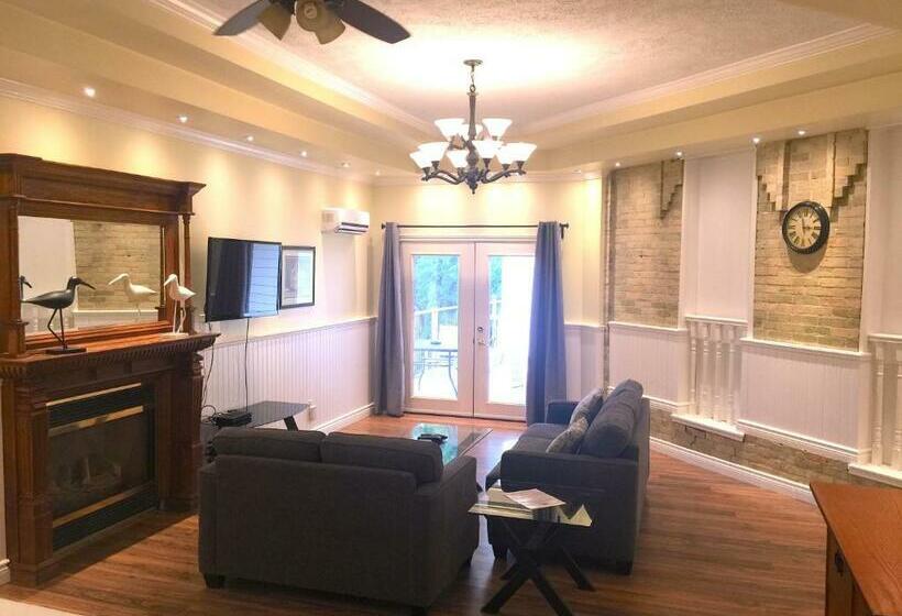 带大床的套房, Grey Rose Suites