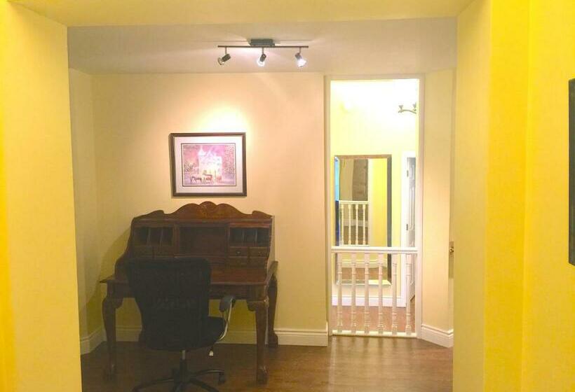 带大床的套房, Grey Rose Suites