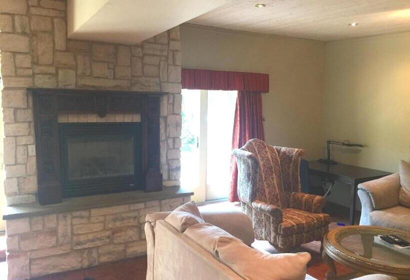 带大床的套房, Grey Rose Suites