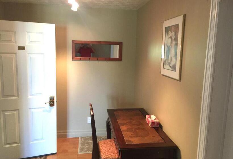 高级小型套房, Grey Rose Suites