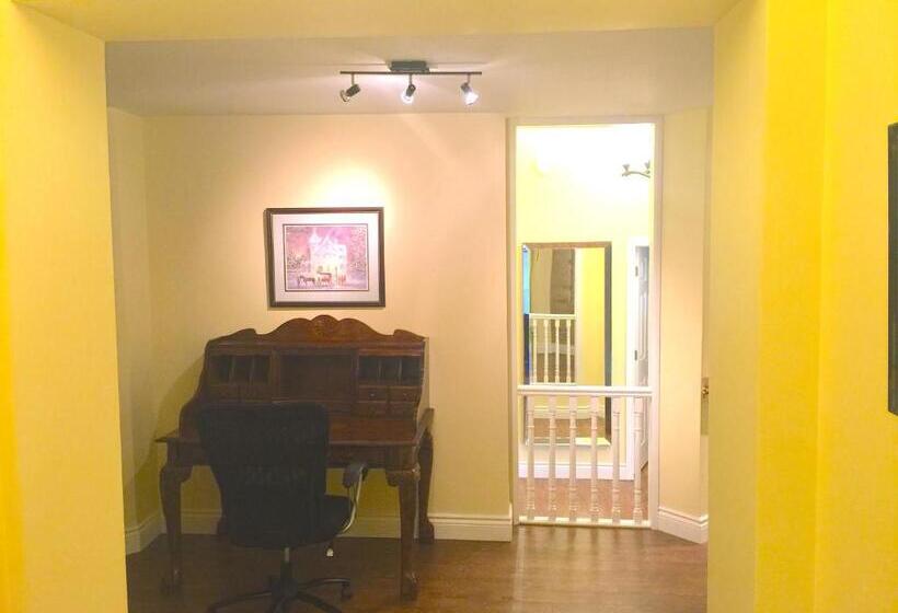 带大床的复式套间, Grey Rose Suites