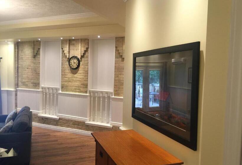 带大床的复式套间, Grey Rose Suites